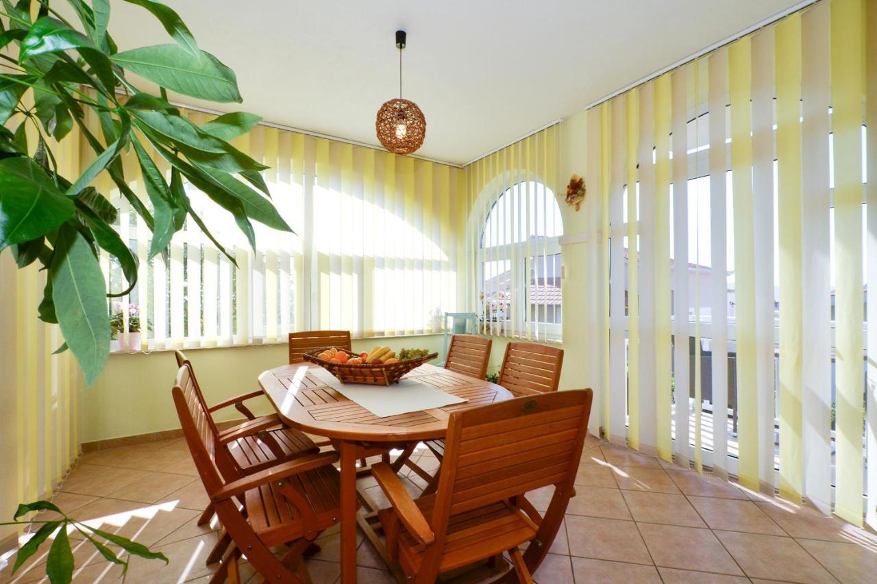 Apartment Una Seget Vranjica Exterior foto
