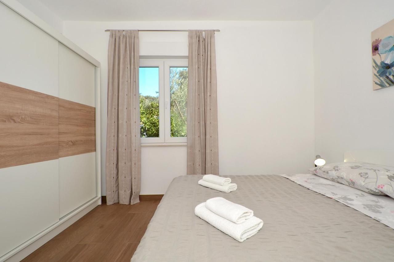 Apartment Una Seget Vranjica Exterior foto